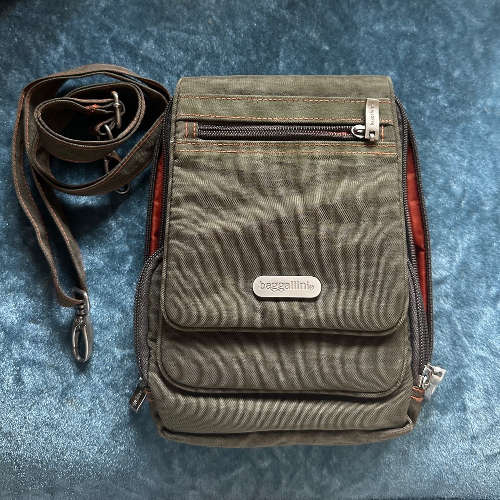 Baggallini Olive Messenger Bag